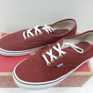 Classic Low Top Vans Sneaker EUC